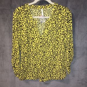 D.N.A. Couture Yellow and Black Animal Print Tab Sleeve Top Size 1X NWOT